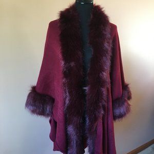 Knit Cape with Faux Fur Trim – One Size